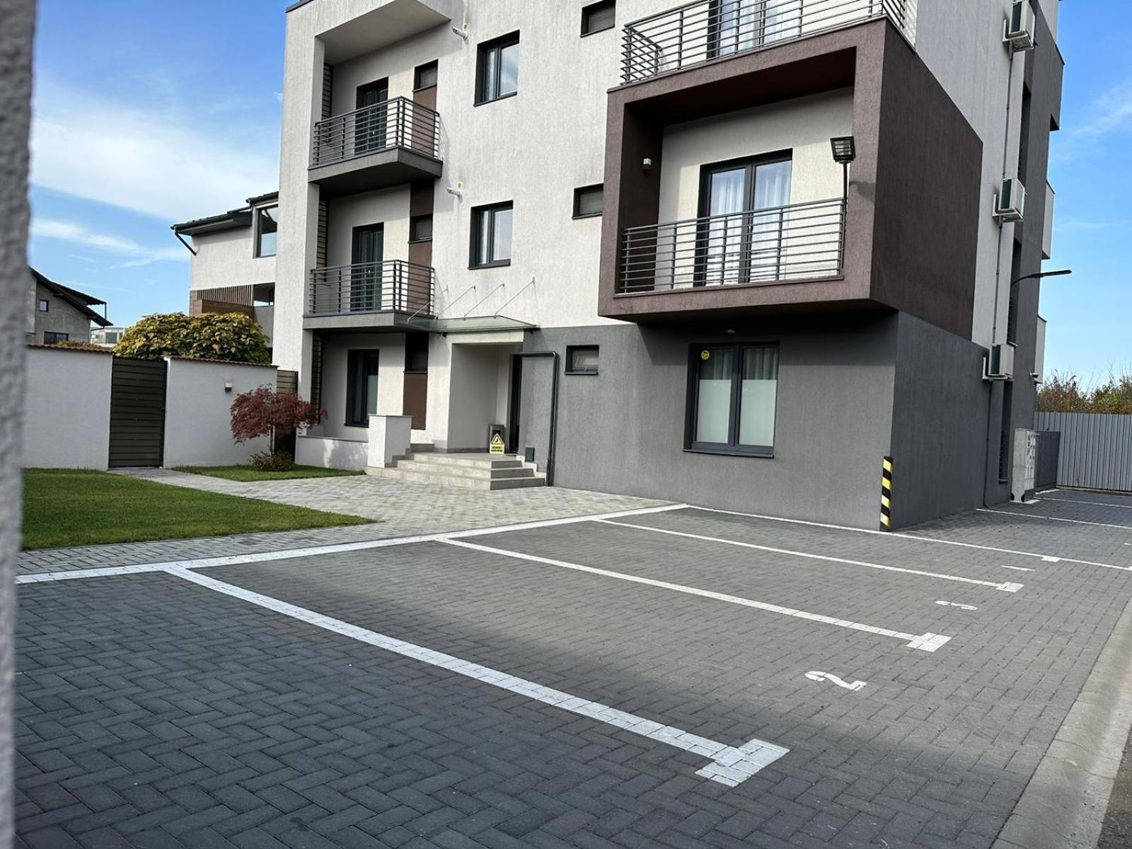 Luxury & By Glam - Parking Free Apartament Brașov