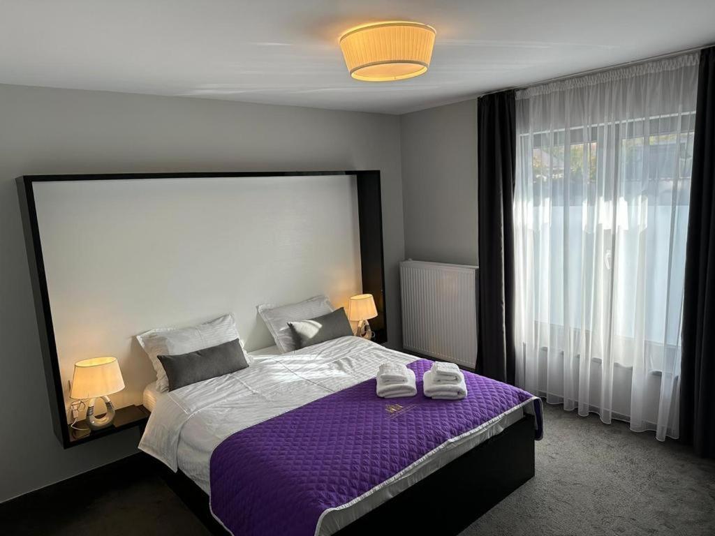 Luxury & By Glam - Parking Free Apartament Brașov